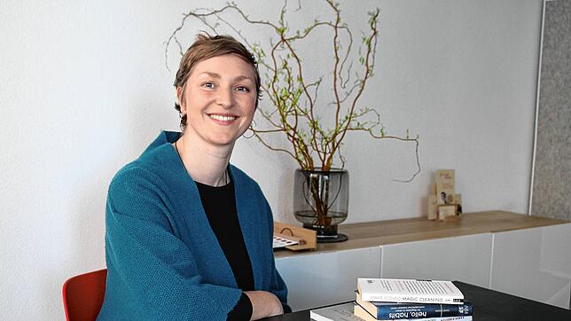 Sandra Anspach ist Diplom-Ingenieurin für Innenarchitektur und arbeitet zudem als Raum- und Ordnungscoach. Hier ist sie in ihrem kleinen ...