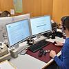 Langweilig wird den Mitarbeitern der Führerscheinstelle des Landratsamtes nicht. Neben der Möglichkeit, neue Fahrzeuge online zulassen ...
