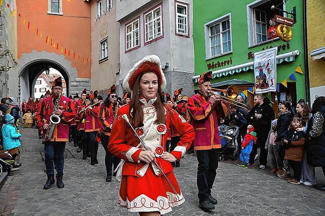 Bild 14: Bilder vom Narrenbaumstellen in Meersburg
