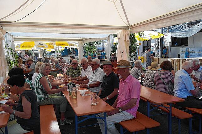 Das Strandbad kann warten: Das Woizafeschd des Musikvereins Kluftern ist ein Fest für die ganze Familie und für alle Generationen. Bild: ...