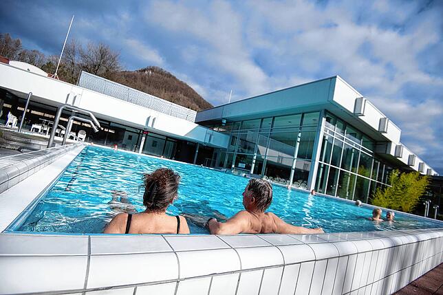 Der Außenbereich der Vinzenz Therme in Bad Ditzenbach. Die hohe Konzentration des Thermalwassers ist in Baden-Württemberg einzigartig.