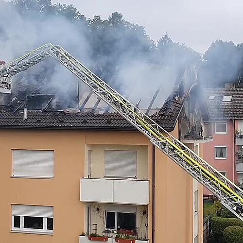 Feuerwehr bekämpft Brand in Meersburg