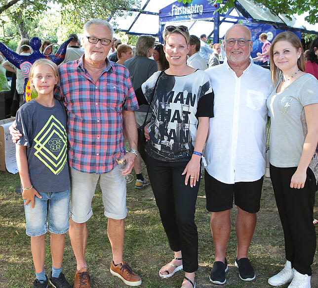 Bild 4: Großes Treffen beim Fest der Pferde: lauschige Atmosphäre im Frese-Garten