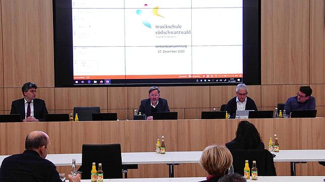 Bei der Verbandsversammlung der Musikschule Südschwarzwald im Kreistagssaal wurde trotz der Pandemie ein überwiegend positives Fazit ...