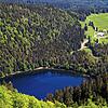 Der Feldsee am Fuße des Feldbergs im Schwarzwald.