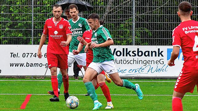 Unvergesslich: Für Daniel Bächle (Mitte) war das Pokalspiel mit der SG Mettingen/Krenkingen gegen Oberligist FV Lörrach-Brombach trotz ...