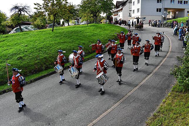 Bild 5: 50-jähriges Jubiläum: Erntedankumzug in Berau
