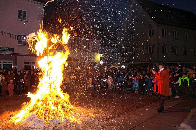 Bild 1: Bilder vom Fasnetverbrennen in Meßkirch 2025: Ein einzigartiges Spektakel!