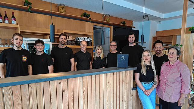 Das ist das Team vom neuen Restaurant und Café Regionale am Engener Schillerplatz: Christoph Reich (von links), Leandro Musano, Timo ...