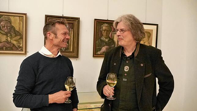 Kulturwissenschaftler Armin Heim (rechts) und Riccardo Itta, Großneffe des Malers, freuten sich über die gelungene Ausstellung mit ...
