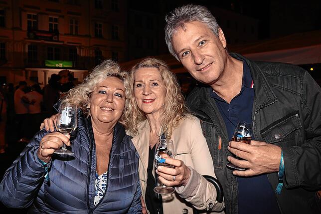 Bild 36: Endlich Wochenende! Das feiern die Besucher beim Konstanzer Weinfest 2025
