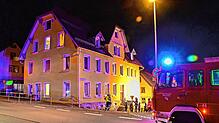 In den frühen Morgenstunden des Dienstags rückt die Feuerwehr Triberg zu einem Brandalarm in Nußbach aus. Vor Ort wurde Rauchentwicklung ...