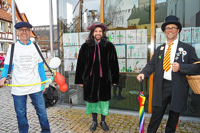 Bild 4: Bilder vom Frickinger Narrenbaumstellen