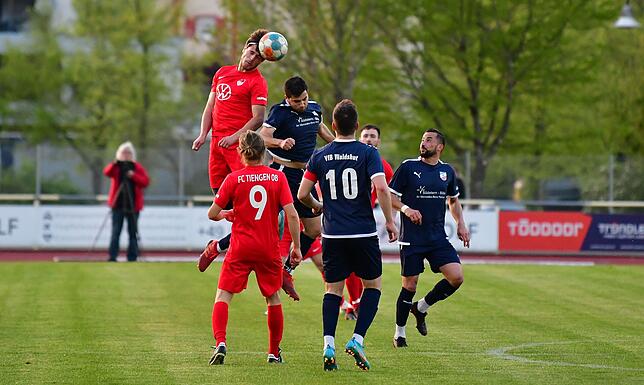 Bild 15: FC Tiengen 08 zieht durch ein 4:2 gegen den VfB Waldshut ins Pokalfinale ein