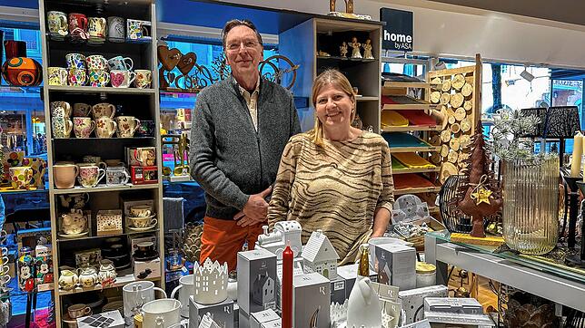 Karin Stocker-Werb und Gerhard Werb, Geschäftsführer Thedy, sind zufrieden mit dem Weihnachtsgeschäft 2024.