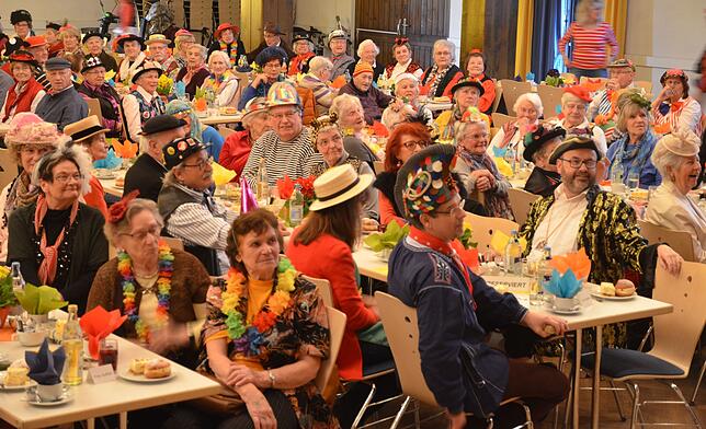 Bild 36: Bilder von der bunten Fasnacht für Senioren in der Stadthalle