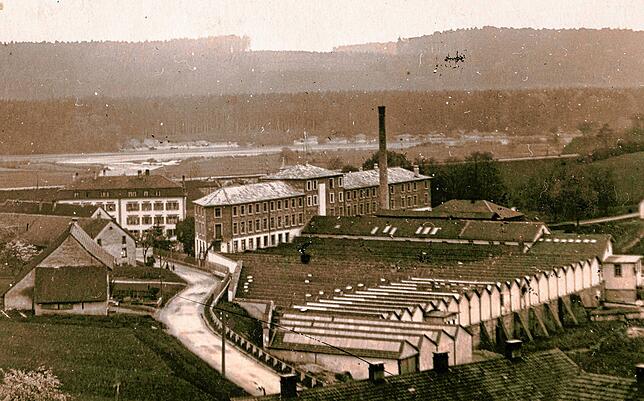 Die MBB um 1900: In den Sheds vorne an der Straße wurde die damals modernisierte Ausrüstung betrieben.