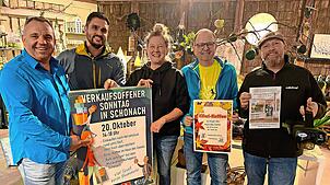 Sie laden zum verkaufsoffenen Sonntag am 20. Oktober in Schonach ein (von links): EHS-Vorsitzender Michael Dold, SVR-Vorsitzender Tobias ...