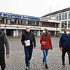Gemeinde und Caritas sind für ein innovatives Wohnprojekt im Quartier 2020 aufeinander zugegangen. Jetzt marschieren sie gemeinsam und ...