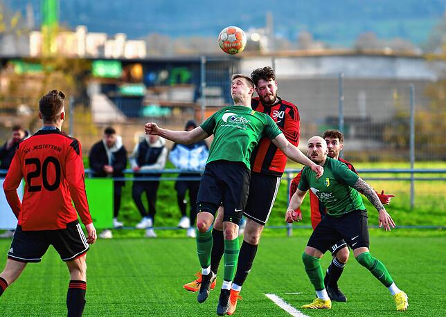 Bild 13: SV Herten besiegt den SV Jestetten im Kellerduell mit 3:2 &ndash; und wir haben Bilder!