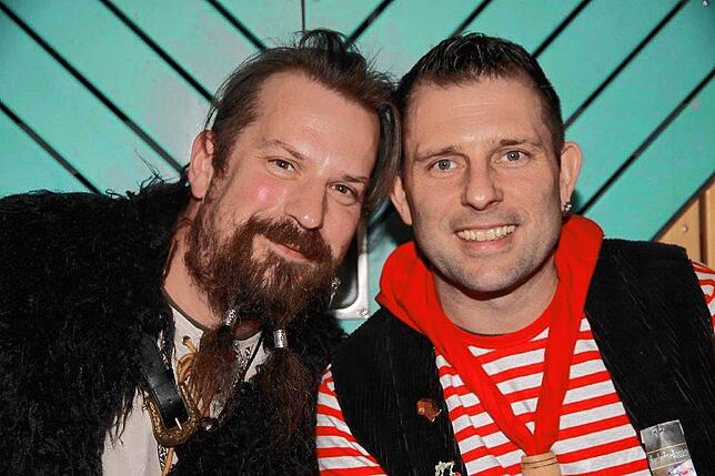 Bild 16: Fasnacht in Mühlingen: Umzug, Narrenkutsche und Spaß für Kinder bei der Sunnelöscherzunft!