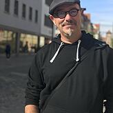 Olaf Jungmann freut sich auf die neue Theater-Ära. Freuen würde er sich auch über neue Schauspieler: Junge Männer sind derzeit deutlich ...
