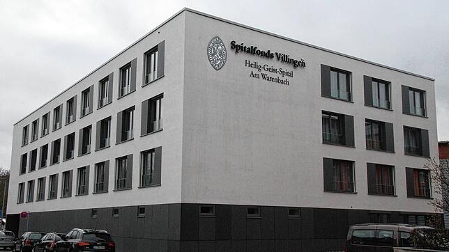 Quaratänemaßnahmen im Heilig-Geist-Spital am Warenbach in Villingen: Gestern wurde bekannt, dass eine Mitarbeiterin positiv auf Corona ...