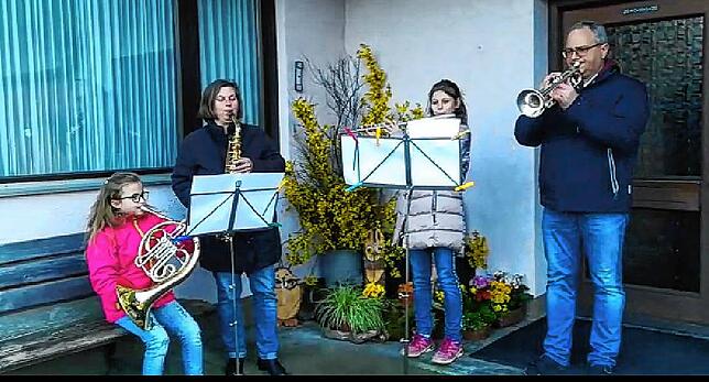 Bild 12: Bilder vom Musikerflashmob im Wutachtal