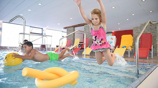 Seit 2015 hat Schramberg ein neues Hallenbad, das in seinem Angebot nahe an dem liegt, was das Hüfinger Aquari aktuell auch schon ...