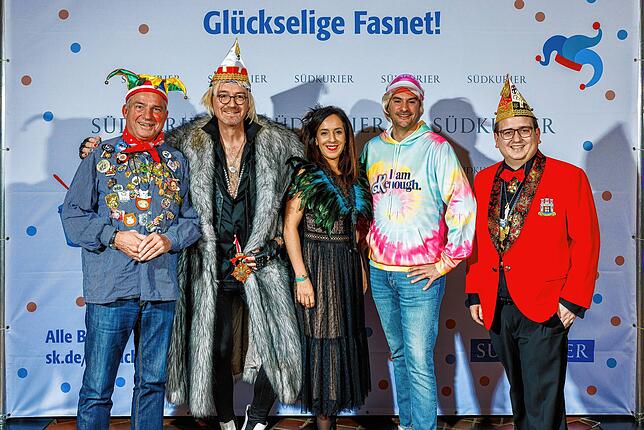 Bild 13: Die Narren im Konzil an der SÜDKURIER-VIP-Wand (Teil 4)