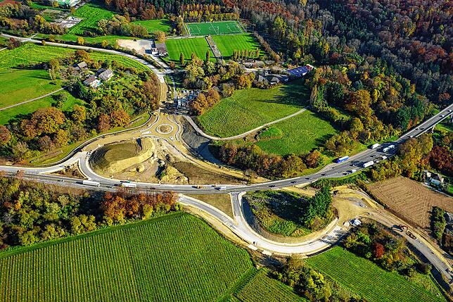 Ebenfalls ein Projekt, das im Zusammenhang mit der Landesgartenschau an Fahrt gewonnen hat: Die neue Ausfahrt der B 31 zwischen ...