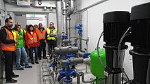 Damit die Feuerwehr immer genügend Löschwasser hat: Gleich drei Pumpen sorgen für Druck. Drei, damit eine in Reserve ist und auch für ...