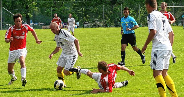 Bild 15: Schnappschüsse aus der Bezirksliga-Saison 2010/2011