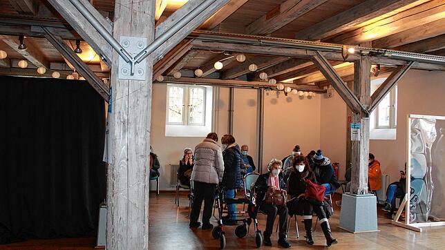 Bild : Das Impfziel wurde sogar übertroffen: 1200 Menschen ließen sich bei der Impfaktion im Ludwigshafener Zollhaus immunisieren