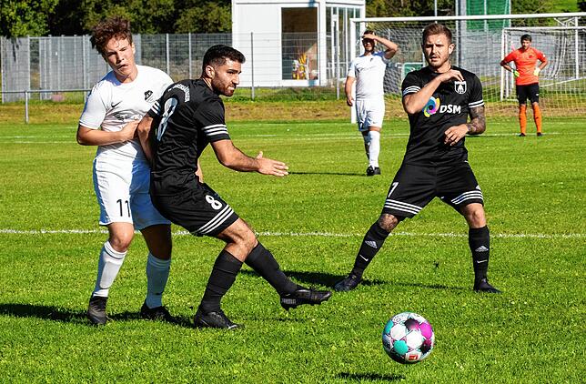 Bild 10: SV Rheintal siegt mit 3:0 beim SV Obersäckingen &ndash; und wir haben Bilder!