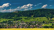 Ist das die Zukunft? Mit solchen Fotomontagen warnt die Bürgerinitiative Landschaftsschutz Schienerberg vor möglichen Veränderungen im ...
