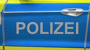 Die Polizei – hier ein Symbolbild – sucht Zeugen zu einem Vorfall, bei dem ein Radfahrer gestürzt ist.