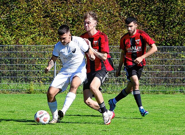 Bild 30: FC Überlingen unterliegt FC Pfaffenweiler mit 0:2. Wir waren mit der Kamera dabei!