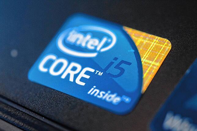 Intel-Chip auf einem Rechner: Der Konzern investiert Milliarden in Deutschland. Wo? Natürlich im Osten.