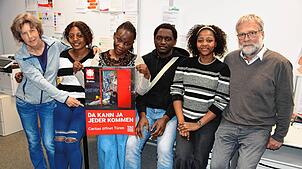 Das Kamerun-Projekt der Sozialstation St. Martin Bad Säckingen ist ein Erfolg (von links): Susanne Kappler, die Auszubildenden Vanessa ...