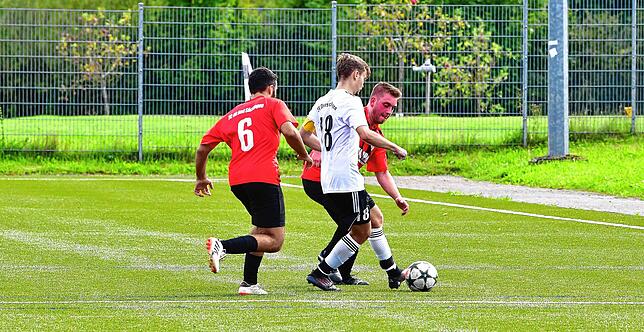 Bild 46: SV Obersäckingen trennt sich im Stadt-Derby mit 3:3 vom FC 08 Bad Säckingen – und wir haben Fotos!