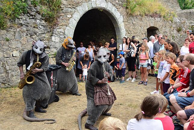 Bild 1: Hochkaräter auf dem Hohentwiel: Diese Bands begleiten das Burgfest im Sommer