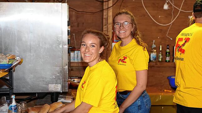 Bild 18: Im Yachthafen auf der Reichenau spielt die Musik! Bilder vom Abend beim Wein- und Fischerfest