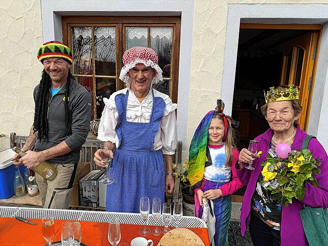 Bild 12: Fasnet in Lellwangen: 220 Narren feiern mit Musik und Freude -  hier die Bilder!