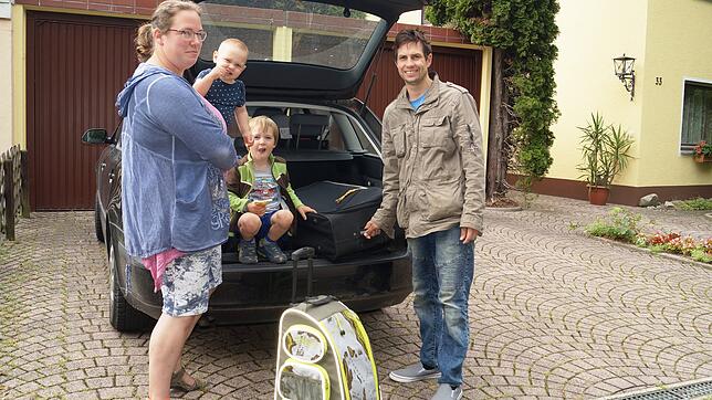 Endlich am Feriendomizil in Meersburg angekommen: Ina, Nicolai, Lennard und Frank Berrischen freuen sich auf schöne Ferien am Bodensee.