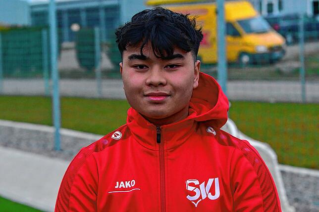 Hilft gern mit: Phanu Inthasian spielt bei den A-Junioren des SV Jestetten und unterstützt die Jugendarbeit seines Vereins als ...
