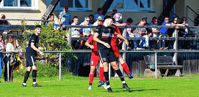 Bild 3: SV Buch gewinnt mit 1:0 beim Schlusslicht FC Schlüchttal &ndash; und wir haben die Bilder!