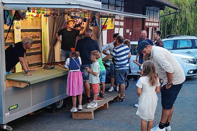Bild 4: Bilder vom Daisendorfer Weinfest am Freitagabend rund um die Fruchtscheune von Mathias Bernhard