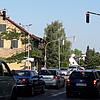 Stoppt ein Zug am Bahnhof Markdorf oder fährt durch, zeigt die defekte Ampelanlage an der Bahnkreuzung vorab für alle Fahrtichtungen Rot.