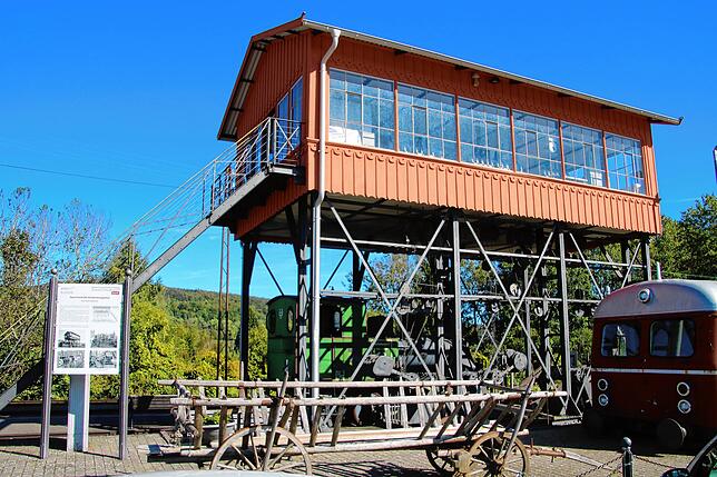 Für 450 Euro kann das Reiterstellwerk der Sauschwänzlebahn in Blumberg für Hochzeiten gemietet werden. Bis zu 38 Gäste haben darin ...
